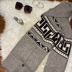 Aritzia wool sweater